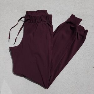 Lululemon On the Fly Jogger in Misty Merlot Size 4 Drawstring Waist Mauve Taper